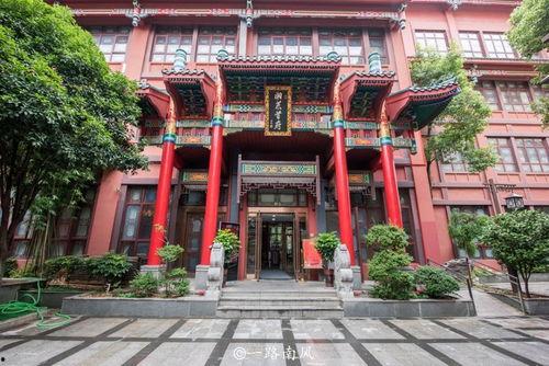 明星打卡火宫殿,探寻长沙地标的人气魅力