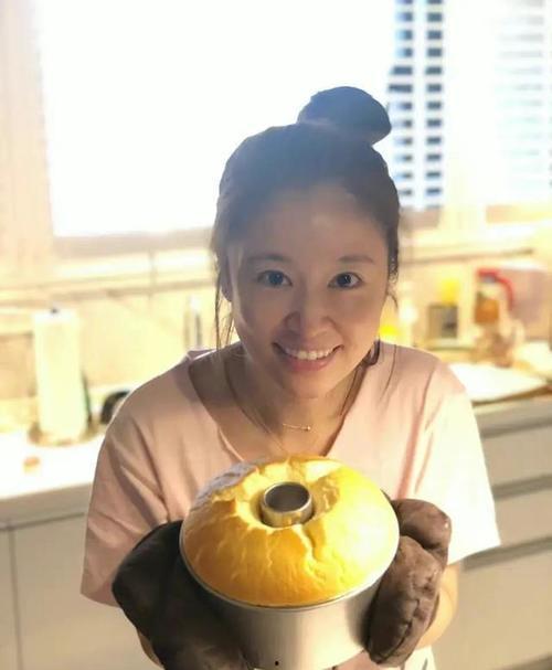 小八娱乐吃瓜,揭秘娱乐圈最新吃瓜事件，带你领略明星幕后故事