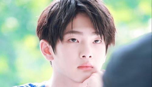 娱乐圈吃瓜酱00后小说,00后吃瓜酱的甜蜜复仇记