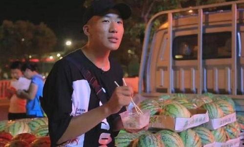 娱乐吃瓜酱男生拍照,揭秘男生拍照的趣味瞬间